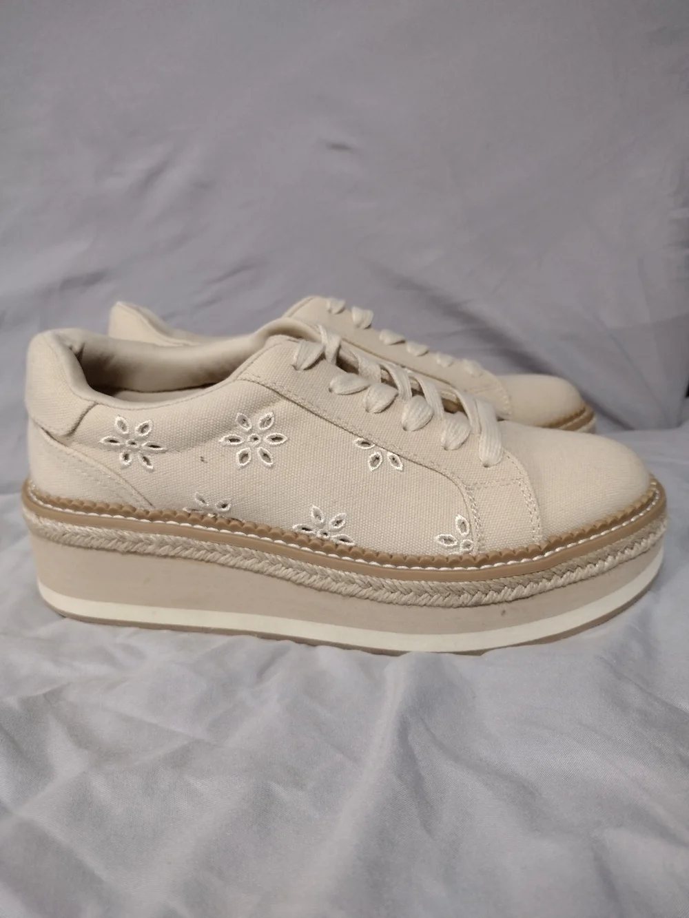 Dolce Vita Cream Platform Lace-Up Sneakers 6.5 Canvas